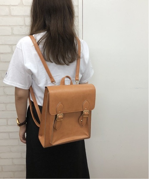 BACKYARD FAMILY(バックヤードファミリー)の「サッチェルバッグ 縦型(バックパック/リュック・レディース・アイボリー/ブラウン/キャメル・FREE)」の4枚目の写真