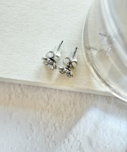 ciite' surgical stainless(シーテサージカルステンレス)の「【 金属アレルギー対応 】フラワーモチーフピアス サージカルステンレス(両耳用)(ピアス(両耳用)・レディース・ゴールド/シルバー・FREE)」の6枚目の写真