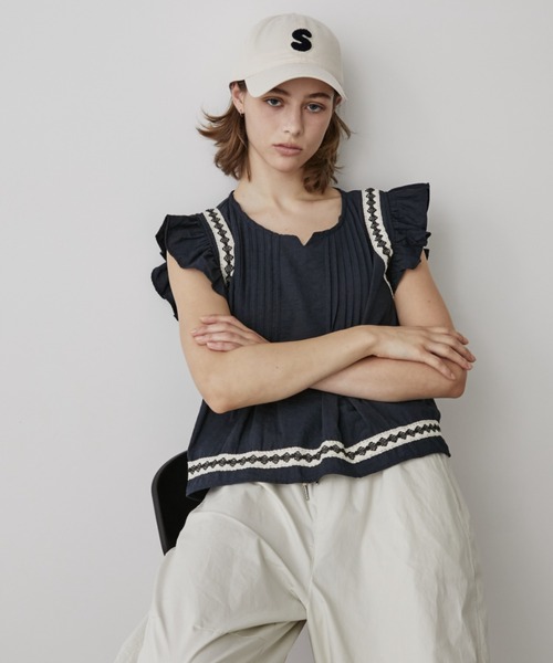 Auntie Rosa Holiday（アンティローザホリデー）の「ピンタック刺繍ノースリブラウス（シャツ/ブラウス・レディース・ネイビー/ホワイト・FREE）」の3枚目の写真