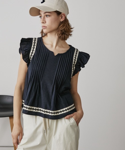 Auntie Rosa Holiday（アンティローザホリデー）の「ピンタック刺繍ノースリブラウス（シャツ/ブラウス・レディース・ネイビー/ホワイト・FREE）」の5枚目の写真