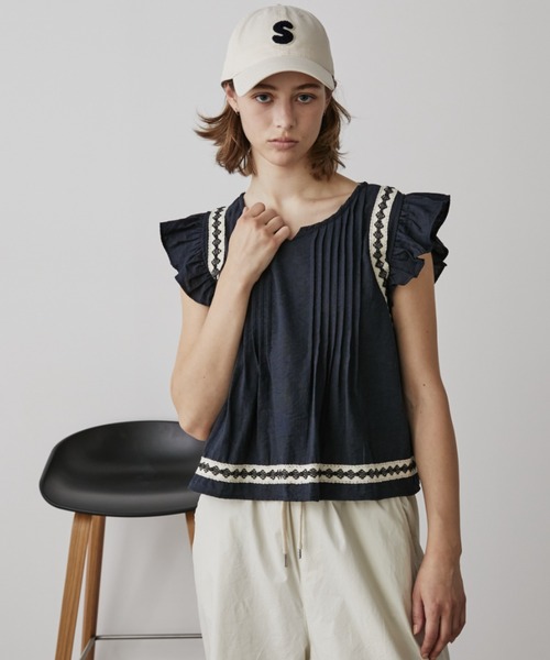 Auntie Rosa Holiday（アンティローザホリデー）の「ピンタック刺繍ノースリブラウス（シャツ/ブラウス・レディース・ネイビー/ホワイト・FREE）」の4枚目の写真