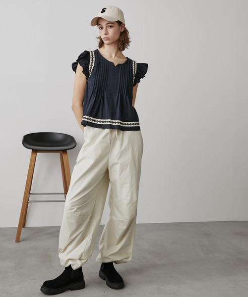 Auntie Rosa Holiday（アンティローザホリデー）の「ピンタック刺繍ノースリブラウス（シャツ/ブラウス・レディース・ネイビー/ホワイト・FREE）」の8枚目の写真