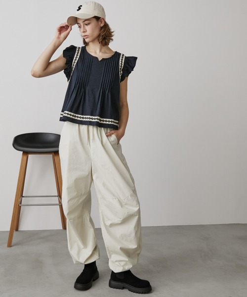 Auntie Rosa Holiday（アンティローザホリデー）の「ピンタック刺繍ノースリブラウス（シャツ/ブラウス・レディース・ネイビー/ホワイト・FREE）」の9枚目の写真