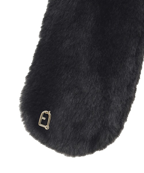 FURLA(フルラ)の「フェイクファーマフラー ティペット ”アーチロゴ”(マフラー・レディース・ベージュ/ダークグレー/ダークブラウン/ライトグレー/チェリーピンク/オフホワイト/ブラック・FREE)」の19枚目の写真
