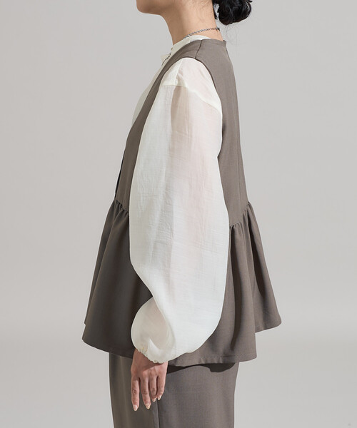 FREAK'S STORE(フリークスストア)の「ペプラムベスト<セットアップ対応>限定展開(ベスト・レディース・ライトグレー/ブラウン/ネイビー・フリ-)」の11枚目の写真