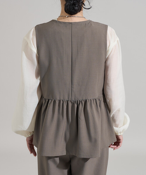 FREAK'S STORE(フリークスストア)の「ペプラムベスト<セットアップ対応>限定展開(ベスト・レディース・ライトグレー/ブラウン/ネイビー・フリ-)」の12枚目の写真