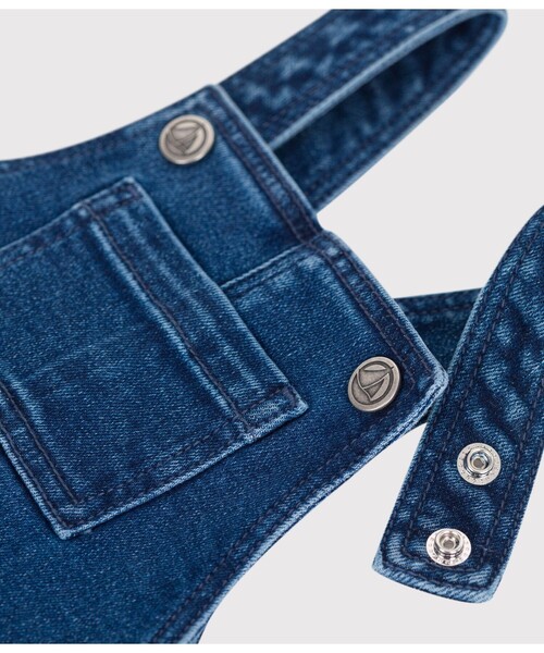 PETIT BATEAU(プチバトー)の「サロペット(サロペット/オーバーオール・キッズ・ブルー・18MONTH/12MONTH/24MONTH/36MONTH)」の4枚目の写真