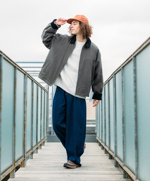 FREAK'S STORE（フリークスストア）の「限定展開 ワイドシルエット バレルレッグ デニムパンツ / ウォッシュ加工 / オーバーダイ加工（デニムパンツ・メンズ・チャコールグレー/ライトブルー/インディゴブルー・SMALL/MEDIUM/LARGE）」の13枚目の写真