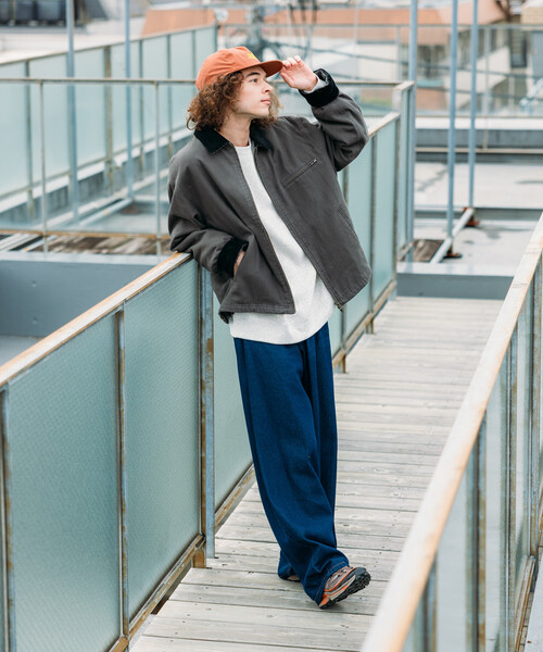 FREAK'S STORE（フリークスストア）の「限定展開 ワイドシルエット バレルレッグ デニムパンツ / ウォッシュ加工 / オーバーダイ加工（デニムパンツ・メンズ・チャコールグレー/ライトブルー/インディゴブルー・SMALL/MEDIUM/LARGE）」の16枚目の写真