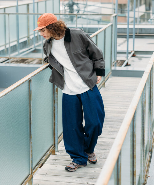 FREAK'S STORE（フリークスストア）の「限定展開 ワイドシルエット バレルレッグ デニムパンツ / ウォッシュ加工 / オーバーダイ加工（デニムパンツ・メンズ・チャコールグレー/ライトブルー/インディゴブルー・SMALL/MEDIUM/LARGE）」の17枚目の写真