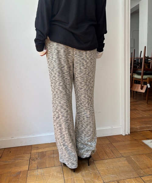 FUULLY STUDIO（フーリィーステューディオ）の「ジャガードフレアパンツ（その他パンツ・レディース・アイボリー/ブラック・FREE）」の3枚目の写真