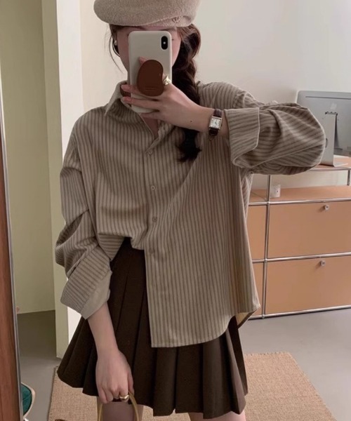 Ritzy(リッツィー)の「オーバーサイズ ストライプシャツ(シャツ/ブラウス・レディース・アイボリー/モカ/ベージュ・L/M)」の2枚目の写真