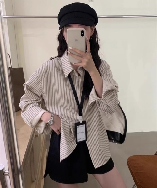 Ritzy(リッツィー)の「オーバーサイズ ストライプシャツ(シャツ/ブラウス・レディース・アイボリー/モカ/ベージュ・L/M)」の7枚目の写真