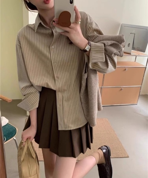Ritzy(リッツィー)の「オーバーサイズ ストライプシャツ(シャツ/ブラウス・レディース・アイボリー/モカ/ベージュ・L/M)」の8枚目の写真