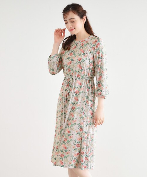 LAURA ASHLEY(ローラアシュレイ)の「【洗える/ジャージ素材/同柄アイテムあり】ロミリー柄 ワンピース(ワンピース・レディース・ベージュ系/ネイビー系・38/40)」の3枚目の写真