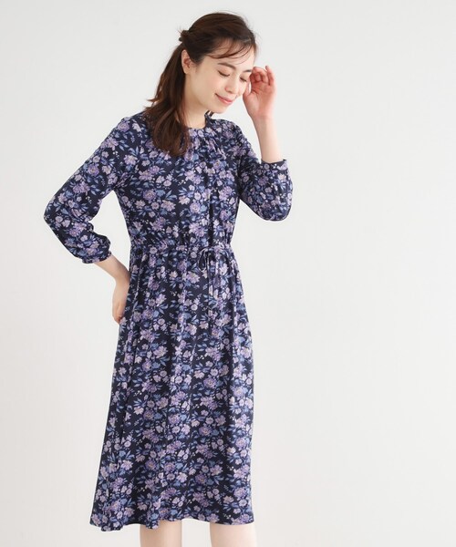 LAURA ASHLEY(ローラアシュレイ)の「【洗える/ジャージ素材/同柄アイテムあり】ロミリー柄 ワンピース(ワンピース・レディース・ベージュ系/ネイビー系・38/40)」の7枚目の写真