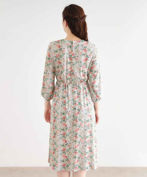 LAURA ASHLEY(ローラアシュレイ)の「【洗える/ジャージ素材/同柄アイテムあり】ロミリー柄 ワンピース(ワンピース・レディース・ベージュ系/ネイビー系・38/40)」の13枚目の写真