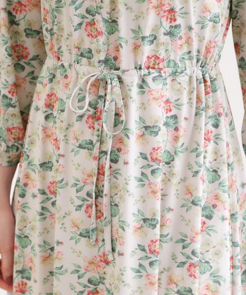 LAURA ASHLEY(ローラアシュレイ)の「【洗える/ジャージ素材/同柄アイテムあり】ロミリー柄 ワンピース(ワンピース・レディース・ベージュ系/ネイビー系・38/40)」の17枚目の写真