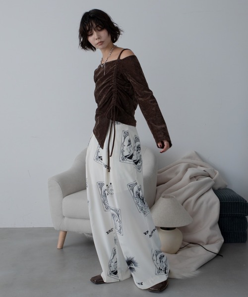VACANCY(ヴァカンシー)の「アシメドロストマットシアートップス(Tシャツ/カットソー・レディース・ブラウン/チャコールグレー/アイボリー・FREE)」の5枚目の写真
