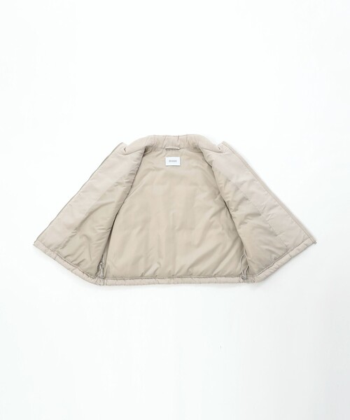 MACKINTOSH PHILOSOPHY（ﾏｯｷﾝﾄｯｼｭ ﾌｨﾛｿﾌｨｰ）の「スタンドカラーパデットベスト（ベスト・レディース・ベージュ/ブラック・38）」の4枚目の写真