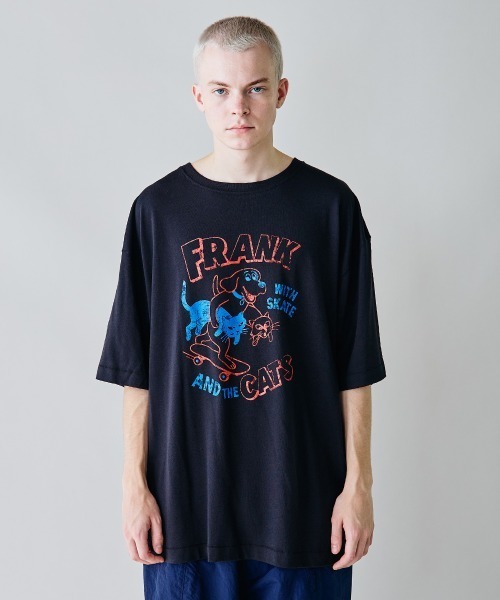 rehacer(レアセル)の「rehacer : Chill Friends Vintage-Like T-shirt / チルフレンズ ヴィンテージライク T-shirt(Tシャツ/カットソー・メンズ・アッシュグレー/ブラック/アイボリー・X-LARGE/LARGE/MEDIUM)」の4枚目の写真