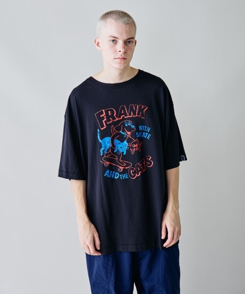 rehacer(レアセル)の「rehacer : Chill Friends Vintage-Like T-shirt / チルフレンズ ヴィンテージライク T-shirt(Tシャツ/カットソー・メンズ・アッシュグレー/ブラック/アイボリー・X-LARGE/LARGE/MEDIUM)」の6枚目の写真