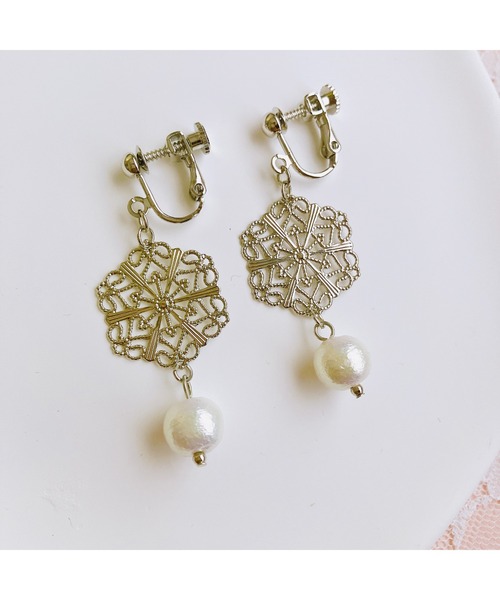tone(トーン)の「【fuwari】透かしプレート イヤリング (シルバーカラー)(MA)(イヤリング・レディース・ホワイト/パープル系その他/ネイビー・FREE)」の6枚目の写真
