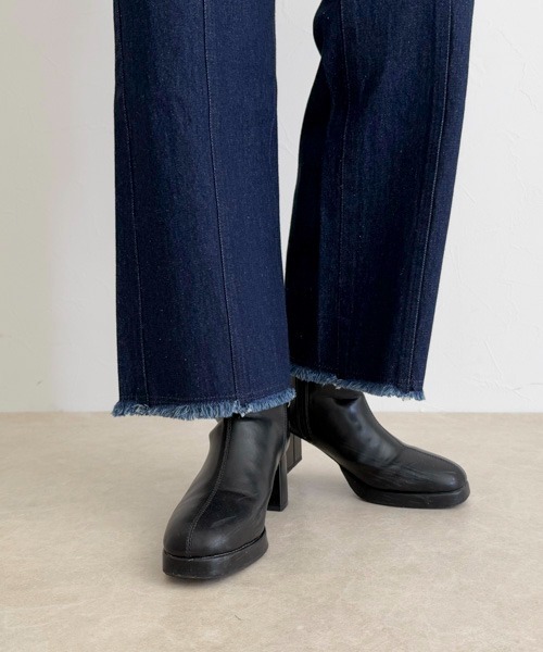 fredy emue（フレディエミュ）の「センター切り替えカラーデニムパンツ（デニムパンツ・レディース・ブラック/ネイビー・マルチサイズ）」の18枚目の写真