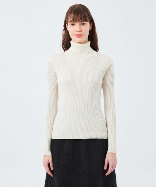 MACKINTOSH PHILOSOPHY（ﾏｯｷﾝﾄｯｼｭ ﾌｨﾛｿﾌｨｰ）の「ウォッシャブルファインウールタートルニット（ニット/セーター・レディース・ライトブルー/ブラウン/イエロー/オフホワイト/ブラック・38）」の11枚目の写真