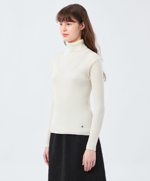 MACKINTOSH PHILOSOPHY（ﾏｯｷﾝﾄｯｼｭ ﾌｨﾛｿﾌｨｰ）の「ウォッシャブルファインウールタートルニット（ニット/セーター・レディース・ライトブルー/ブラウン/イエロー/オフホワイト/ブラック・38）」の12枚目の写真