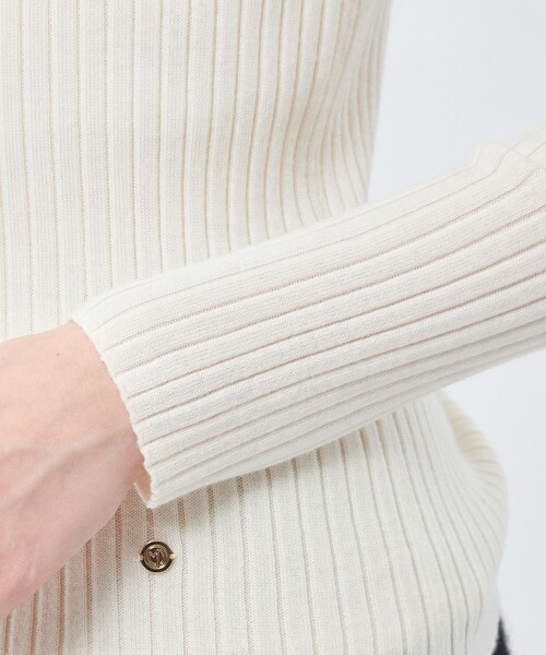 MACKINTOSH PHILOSOPHY（ﾏｯｷﾝﾄｯｼｭ ﾌｨﾛｿﾌｨｰ）の「ウォッシャブルファインウールタートルニット（ニット/セーター・レディース・ライトブルー/ブラウン/イエロー/オフホワイト/ブラック・38）」の14枚目の写真
