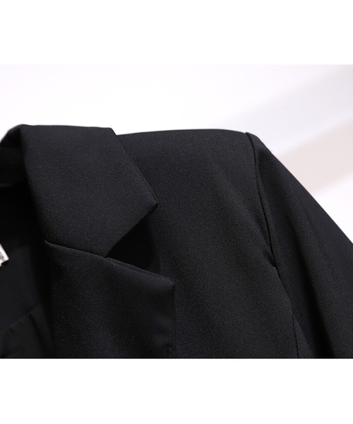 AMAJI(アマジ)の「アシメテーラードジャケットプリーツワンピース(ワンピース・レディース・アイボリー/ブラック・MEDIUM/LARGE)」の15枚目の写真