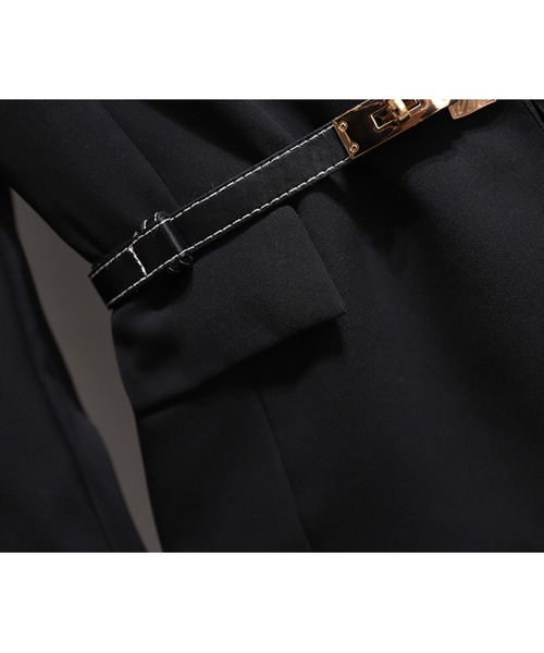 AMAJI(アマジ)の「アシメテーラードジャケットプリーツワンピース(ワンピース・レディース・アイボリー/ブラック・MEDIUM/LARGE)」の17枚目の写真