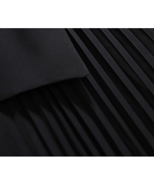 AMAJI(アマジ)の「アシメテーラードジャケットプリーツワンピース(ワンピース・レディース・アイボリー/ブラック・MEDIUM/LARGE)」の19枚目の写真