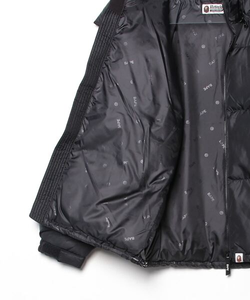 A BATHING APE(アベイシングエイプ)の「ONE POINT RELAXED FIT DOWN JACKET(ダウンジャケット/コート・レディース・ブラック/アイボリー・FREE)」の13枚目の写真