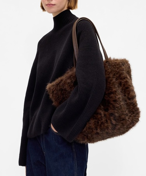 GAP(ギャップ)の「フェイクファー トートバッグ(トートバッグ・レディース・ブラック/ナチュラル/レオパード・ONE SIZE)」の3枚目の写真