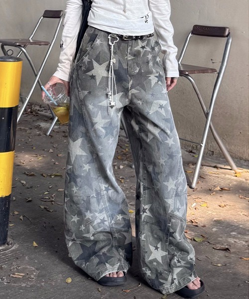 Ressaca(レサーカ)の「ワイドシルエットユーズド加工星柄デニムパンツ(デニムパンツ・レディース・グレー・L/M)」の2枚目の写真