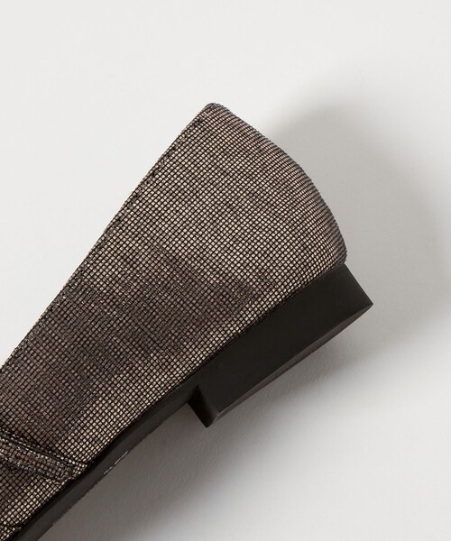 SY UNITED ARROWS(シーユナイテッドアローズ)の「<SY> Tストラップ フラット15↑(パンプス・レディース・ブラック/ゴールド/ワインレッド・22.5cm/25cm/24.5cm/24cm/23.5cm/23cm)」の17枚目の写真