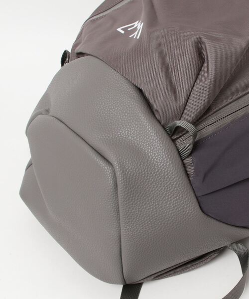 CMF OUTDOOR GARMENT（シーエムエフアウトドアガーメント）の「CMF OUTDOOR GARMENT/シーエムエフ アウトドアガーメント　BACKPACKERZ 32 CMF2502-AC12（バックパック/リュック・メンズ・ブラック・F）」の3枚目の写真