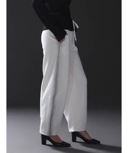 :ETHROF(イーサオブ)の「METALLIC PRINT SWEATPANTS(スウェットパンツ・レディース・チャコール/オフホワイト・FREE)」の3枚目の写真
