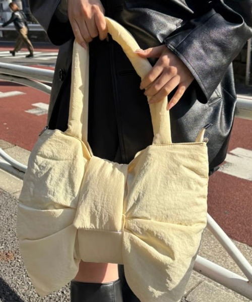 Cielo（シエロ）の「【Cielo/シエロ】Big ribbon tote bag / ビッグリボントートバッグ（トートバッグ・レディース・ブラック/アイボリー・FREE）」の2枚目の写真