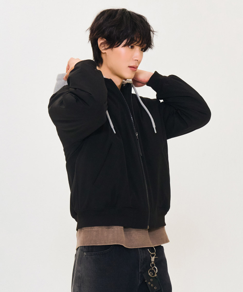 CHASECULT(チェイスカルト)の「共用ライトパディングフライトジャケット-ブラック(ブルゾン・メンズ・ブラック・90/100/110/95/105)」の3枚目の写真