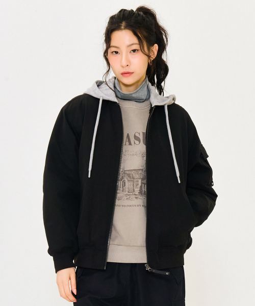 CHASECULT(チェイスカルト)の「共用ライトパディングフライトジャケット-ブラック(ブルゾン・メンズ・ブラック・90/100/110/95/105)」の4枚目の写真