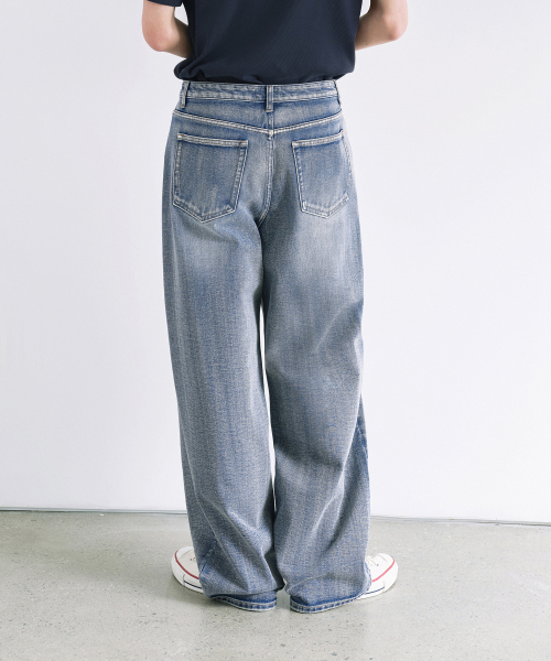 MUSINSA STANDARD（ムシンサスタンダード）の「スクラブウォッシュドワイドデニムパンツ[ライトインディゴ]（デニムパンツ・メンズ・その他・29/30/31/33/26/27/28/42/34/32）」の3枚目の写真