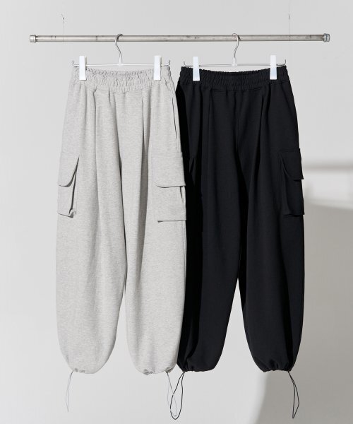 XERO（ゼロ）の「Cargo String One Tuck Sweat Pants [2 Colors]（スウェットパンツ・メンズ・ブラック/グレー・LARGE/MEDIUM）」の3枚目の写真