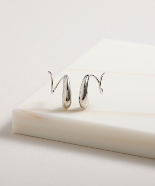 CALIN STANDARD(カリンスタンダード)の「◆金属アレルギー対応◆◆made in japan◆スリムドロップ カールピアス(ピアス(両耳用)・レディース・ゴールド/シルバー・FREE)」の11枚目の写真