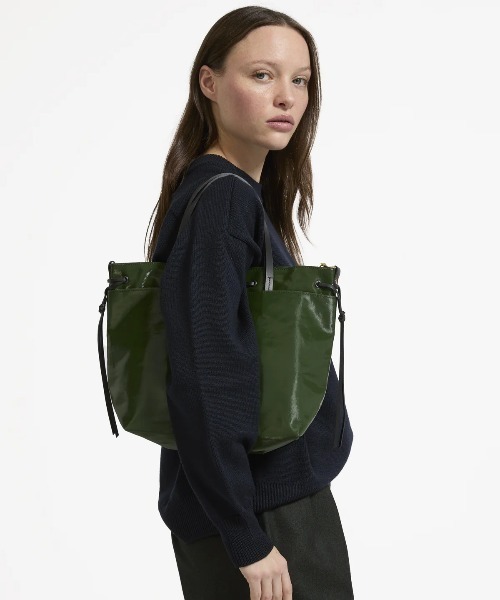 Jack Gomme(ジャックゴム)の「【JACK GOMME】ショルダーバッグ EMY Sac cabas(ショルダーバッグ・レディース・ブラック/ライラック/クリーム/シルバー/ネイビー/ダークグリーン・FREE)」の7枚目の写真