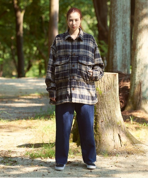 AOZORA（アオゾラ）の「AOZORA/アオゾラ　刺し子デニム ロールアップパンツ（デニムパンツ・メンズ・インディゴブルー・X-LARGE/LARGE/MEDIUM）」の2枚目の写真