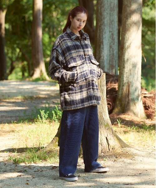 AOZORA（アオゾラ）の「AOZORA/アオゾラ　刺し子デニム ロールアップパンツ（デニムパンツ・メンズ・インディゴブルー・X-LARGE/LARGE/MEDIUM）」の3枚目の写真