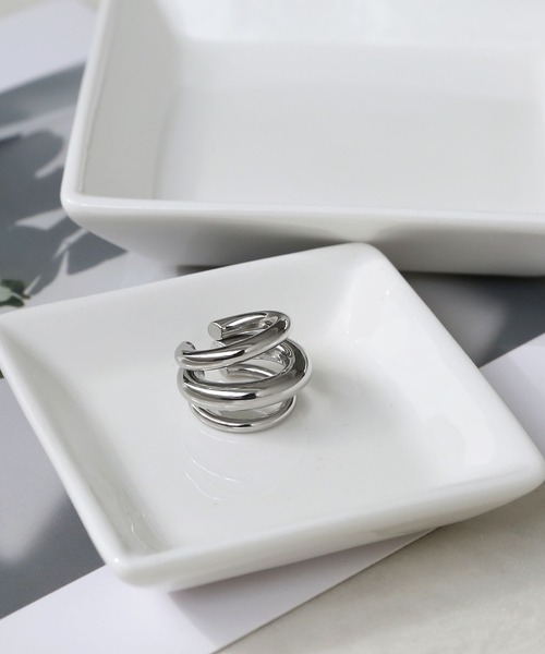 colleca la（コレカラ）の「[stainless]ステンレス・3連風イヤーカフ〈金属アレルギー対応〉（イヤーカフ・レディース・ゴールド/シルバー・FREE）」の2枚目の写真